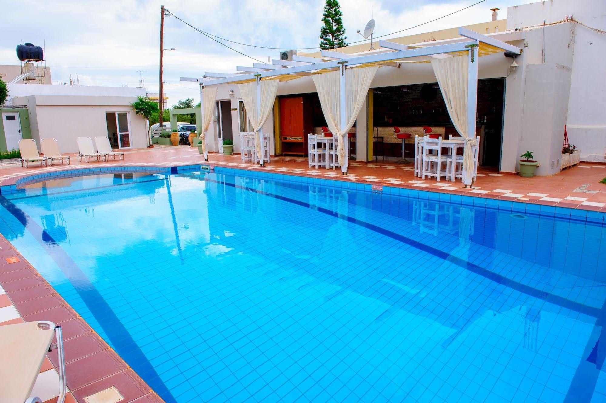 Golden Sun Boutique Aparthotel Malia  Bagian luar foto
