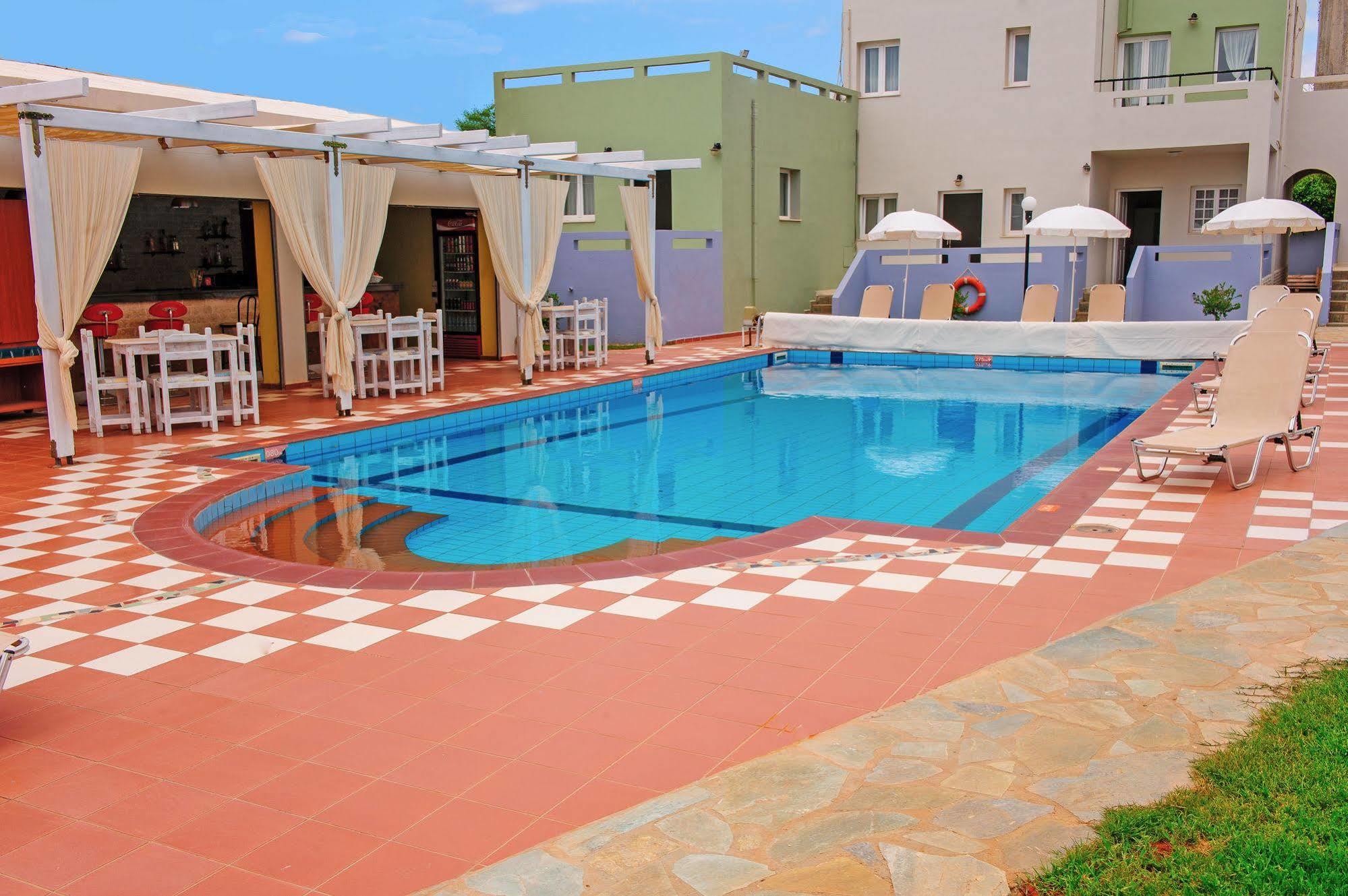 Golden Sun Boutique Aparthotel Malia  Bagian luar foto